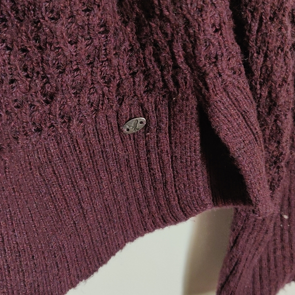 American Eagle Knit V-neck Sweater - Picture 2 of 3